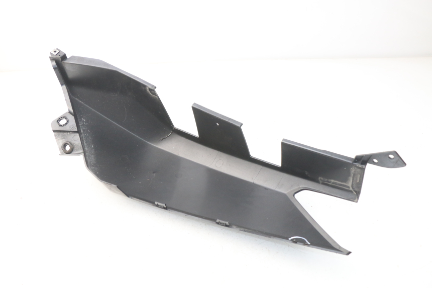 photo de REAR RIGHT PANEL YAMAHA YP X-MAX XMAX 400 (2014 - 2017) - Fixing points details