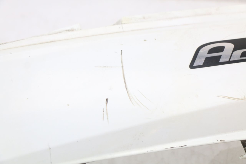 photo de REAR LEFT PANEL SUZUKI ADDRESS 110 (2015 - 2020) - Fixing points details