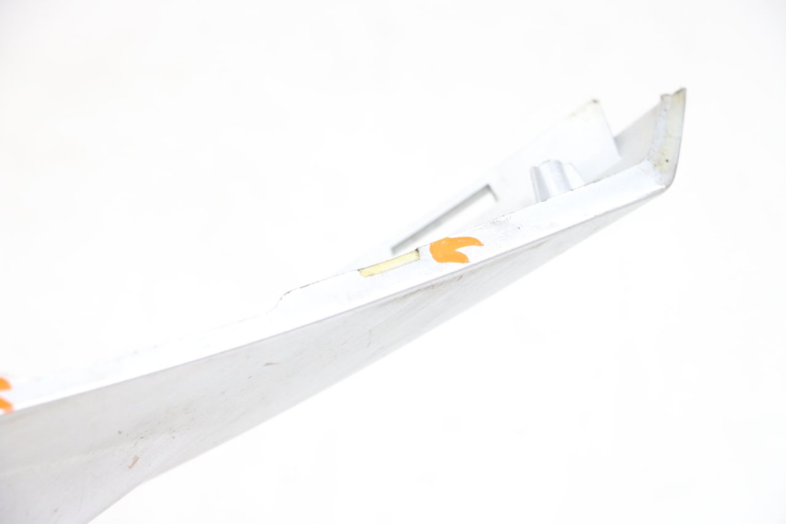 photo de LEFT REAR SIDE PANEL KYMCO AGILITY 4T 50 (2005 - 2018) - Zoom on usage condition