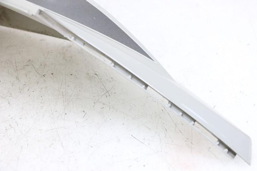 photo de LEFT REAR SIDE PANEL KYMCO AGILITY 4T 50 (2018 - 2022) - Distinctive features