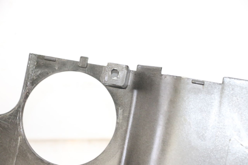 photo de LEFT REAR SIDE PANEL KYMCO AGILITY 4T 50 (2005 - 2018) - Alternative perspective