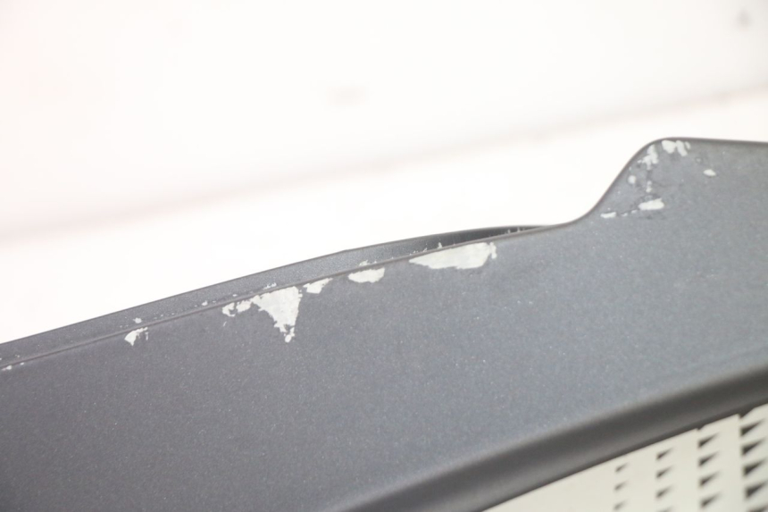 photo de LEFT REAR SIDE PANEL KYMCO AGILITY 4T 50 (2018 - 2022) - Technical close-up