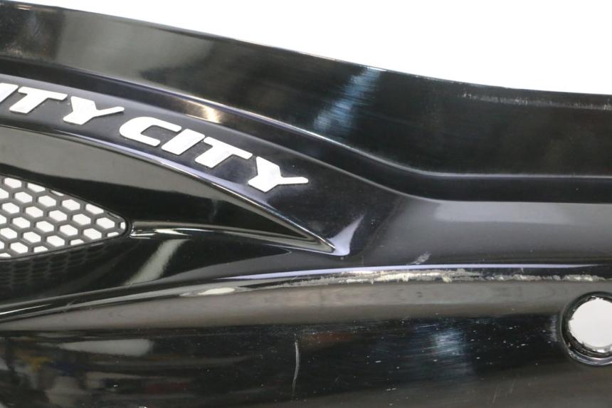 photo de REAR LEFT PANEL KYMCO AGILITY CITY 16P 125 (2015 - 2024) - Zoom on usage condition