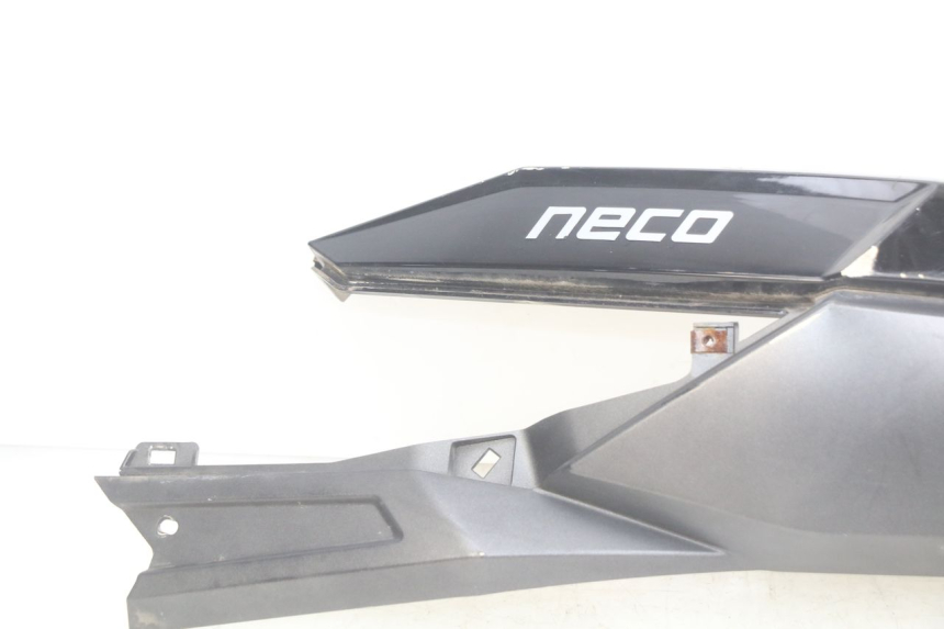 photo de LEFT REAR SIDE PANEL NECO ALEXONE 125 (2017 - 2024) - High-resolution close-up
