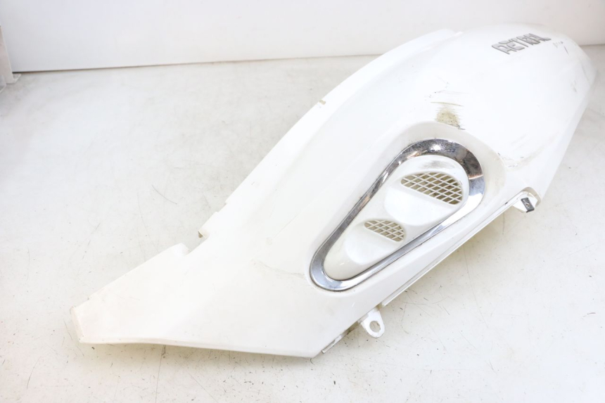 photo de LEFT REAR SIDE PANEL JONWAY AZTRAL 125 (2008 - 2017) - Distinctive features