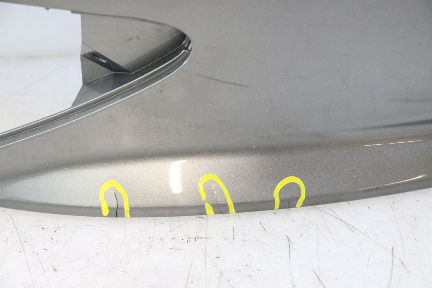 photo de REAR LEFT PANEL SUZUKI BURGMAN 125 (2007 - 2014) - Focus on structure