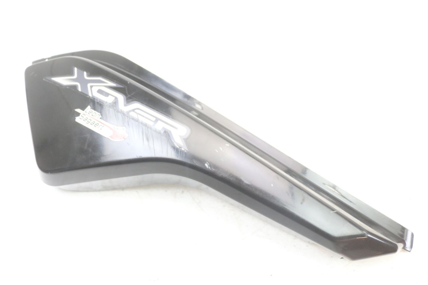 photo de LEFT REAR SIDE PANEL YAMAHA BW'S BWS 125 (2010 - 2013) - Technical close-up