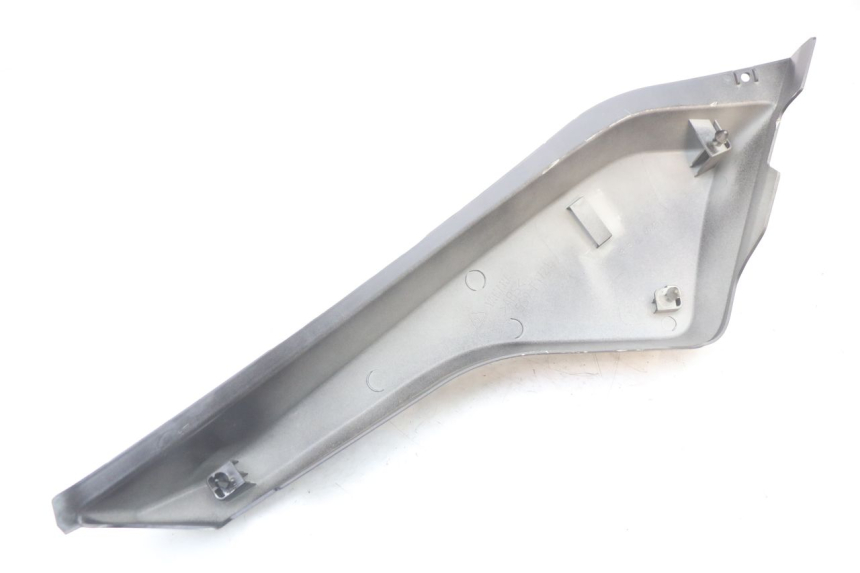 photo de LEFT REAR SIDE PANEL YAMAHA BW'S BWS 125 (2010 - 2013) - Surface and material condition