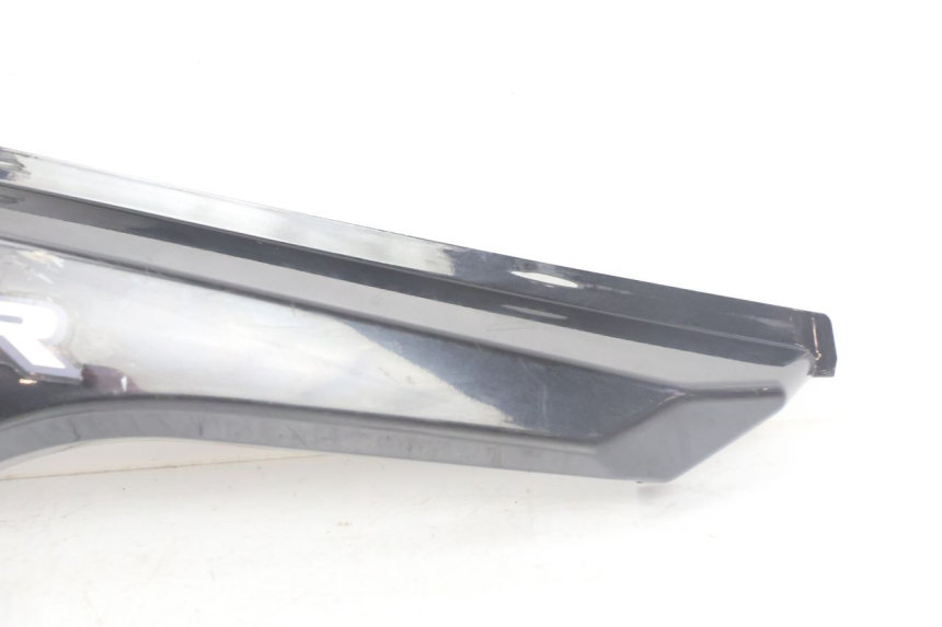 photo de LEFT REAR SIDE PANEL YAMAHA BW'S BWS 125 (2010 - 2013) - Technical close-up