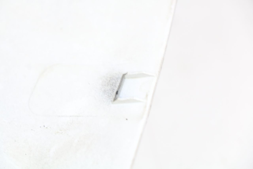 photo de LEFT REAR SIDE PANEL HONDA FES S-WING SWING ABS 125 (2007 - 2015) - Technical close-up