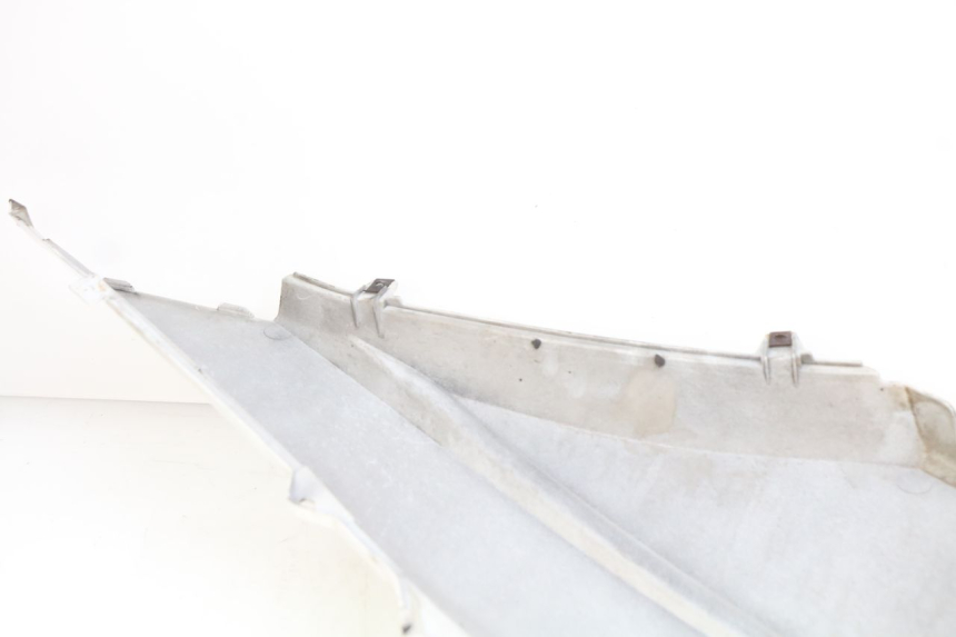 photo de LEFT REAR SIDE PANEL HONDA FES S-WING SWING ABS 125 (2007 - 2015) - Fixing points details
