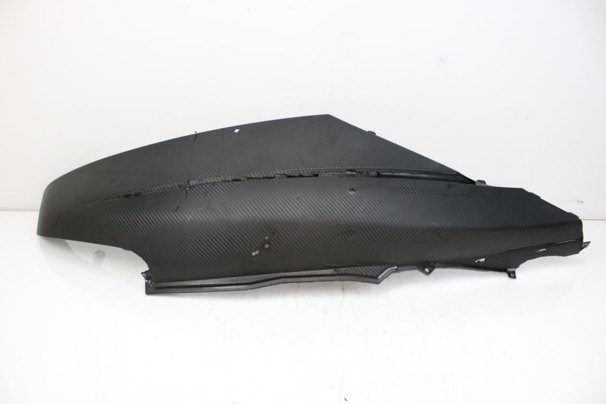 photo de LEFT REAR SIDE PANEL HONDA FES S-WING SWING ABS 125 (2007 - 2015) - Zoom on usage condition
