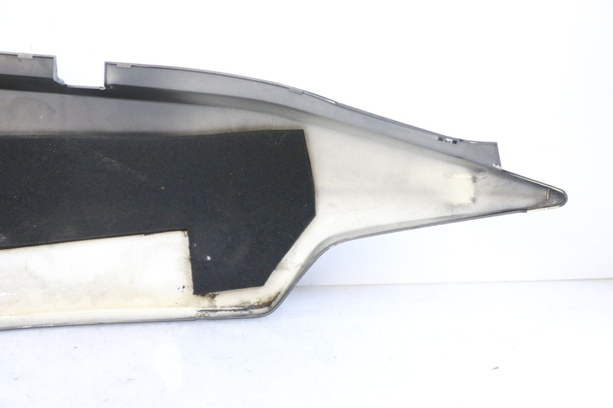 photo de REAR LEFT PANEL HONDA FJS SILVER WING SILVERWING 400 (2005 - 2008) - Technical close-up