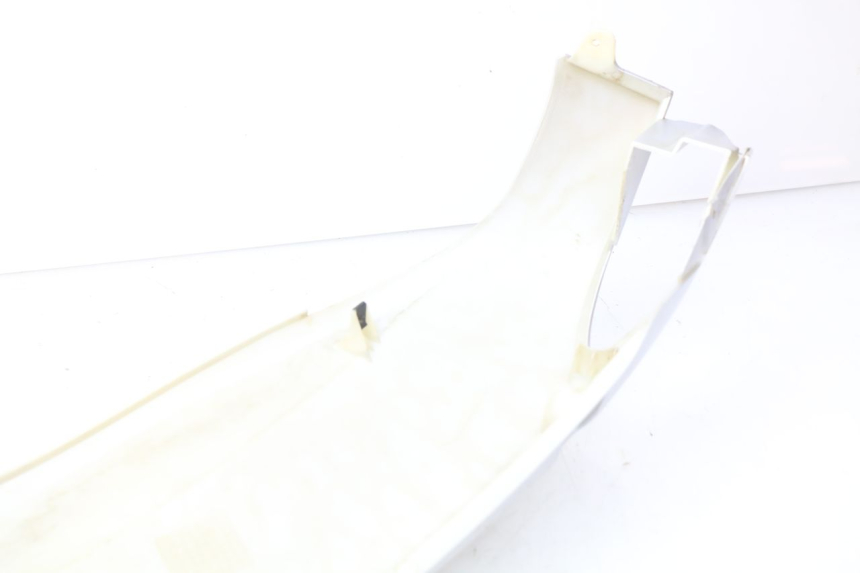 photo de LEFT REAR SIDE PANEL PIAGGIO FLY 100 (2006 - 2010) - Technical close-up
