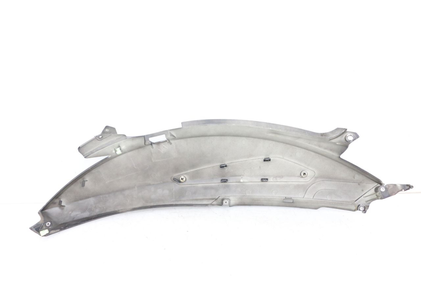 photo de REAR LEFT PANEL PEUGEOT GEOPOLIS RS 125 (2007 - 2009) - Fixing points details