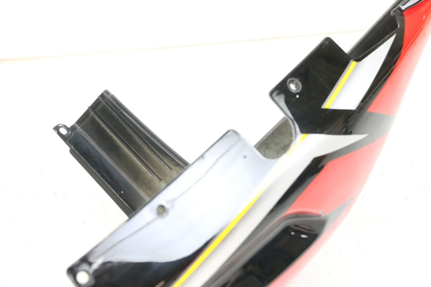 photo de REAR LEFT PANEL HYOSUNG GTR 125 (2006 - 2008) - Markings and original references