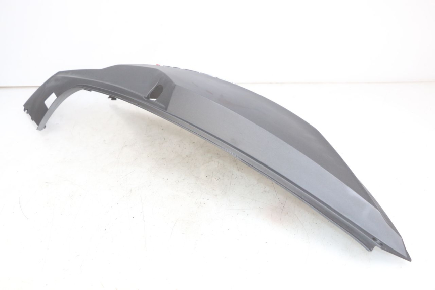photo de LEFT REAR SIDE PANEL SYM GTS EFI 125 (2012 - 2016) - Distinctive features