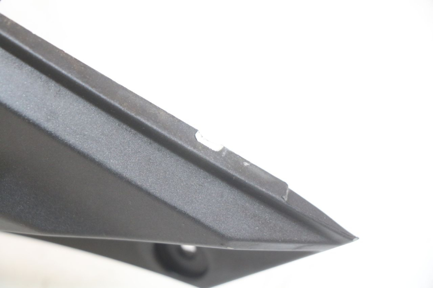 photo de LEFT REAR SIDE PANEL SYM GTS EFI 125 (2012 - 2016) - Alternative perspective
