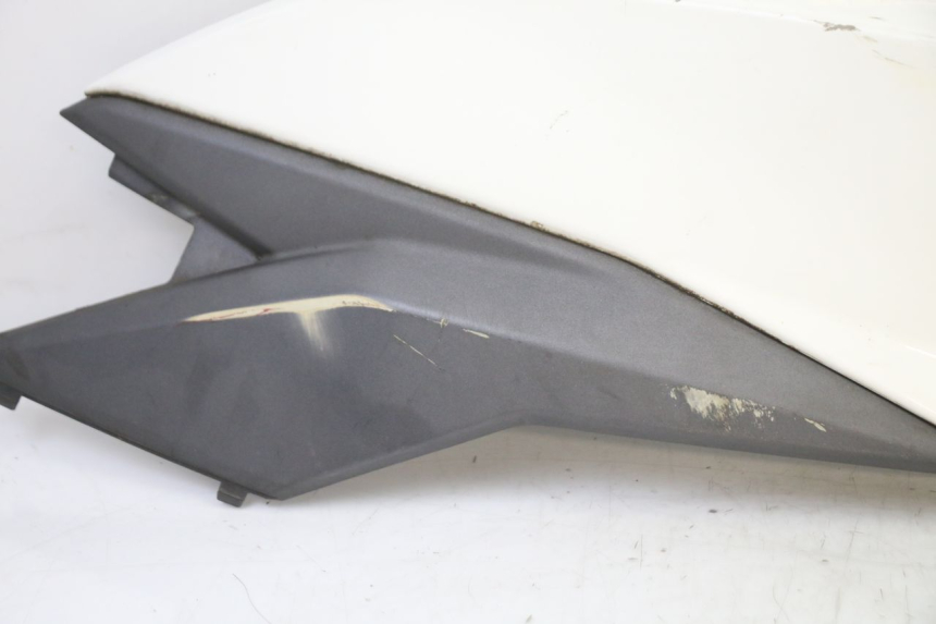 photo de LEFT REAR SIDE PANEL SYM JET 14 4T 50 (2018 - 2022) - Zoom on usage condition