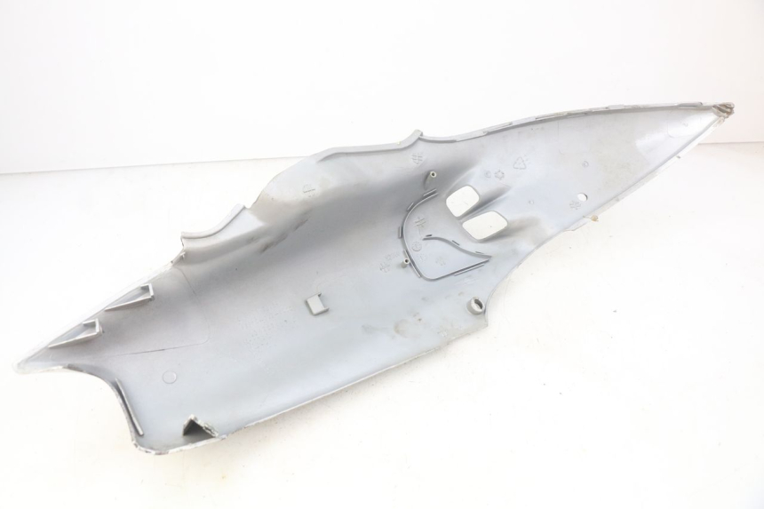 photo de LEFT REAR SIDE PANEL SYM JET EURO X 2T 50 (2003 - 2007) - Fixing points details