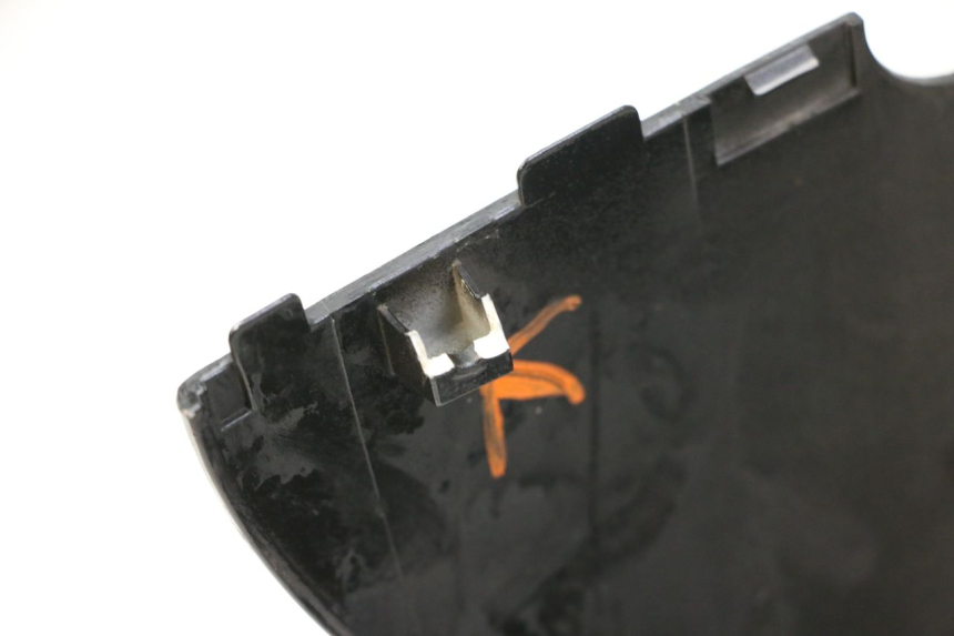 photo de REAR LEFT PANEL KYMCO PEOPLE S 125 (2000 - 2008) - Zoom on usage condition