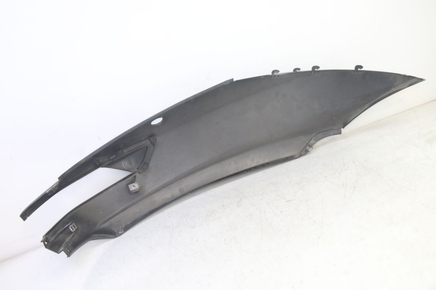 photo de REAR LEFT PANEL PIAGGIO MP3 HPE 350 (2018 - 2020) - Fixing points details