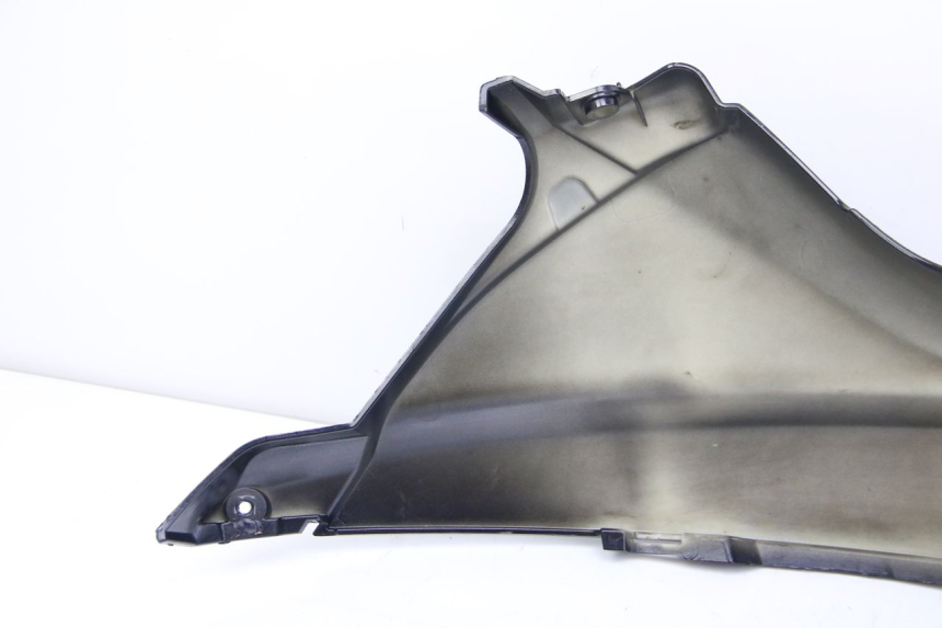 photo de LEFT REAR SIDE PANEL PIAGGIO MP3 125 (2006 - 2014) - Surface and material condition