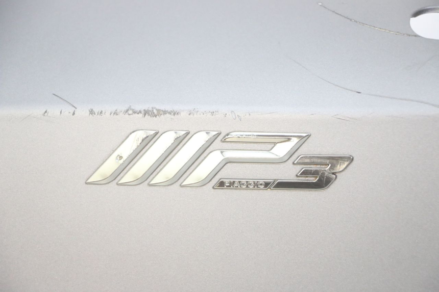photo de LEFT REAR SIDE PANEL PIAGGIO MP3 500 (2014 - 2017) - Focus on structure