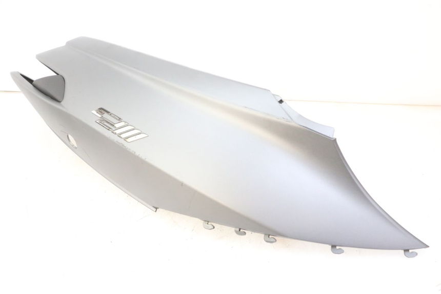 photo de LEFT REAR SIDE PANEL PIAGGIO MP3 500 (2014 - 2017) - Fixing points details