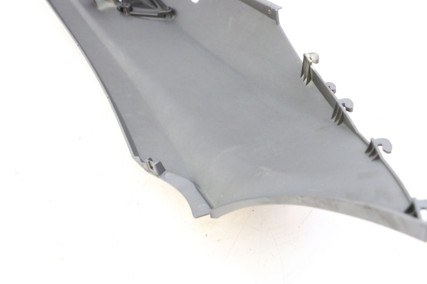 photo de LEFT REAR SIDE PANEL PIAGGIO MP3 500 (2014 - 2017) - Surface and material condition