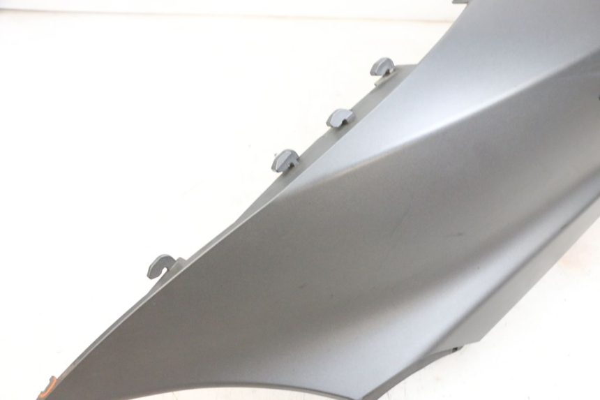 photo de REAR LEFT PANEL PIAGGIO MP3 500 (2016 - 2018) - Distinctive features