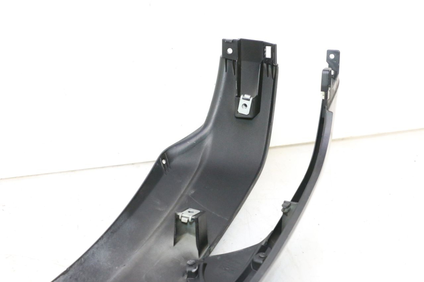photo de REAR LEFT PANEL PIAGGIO MP3 500 (2016 - 2018) - Additional view of the item