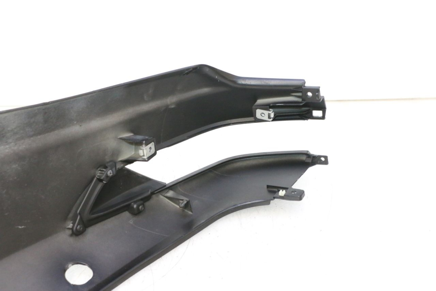 photo de REAR LEFT PANEL PIAGGIO MP3 500 (2016 - 2018) - Component zoom