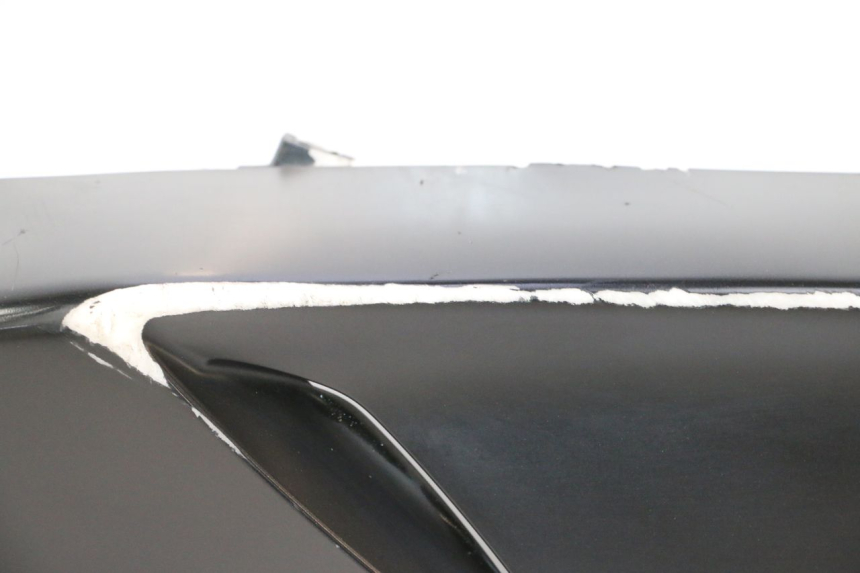 photo de REAR LEFT PANEL PIAGGIO NEW TYPHOON 50 (2018 - 2021) - Zoom on usage condition