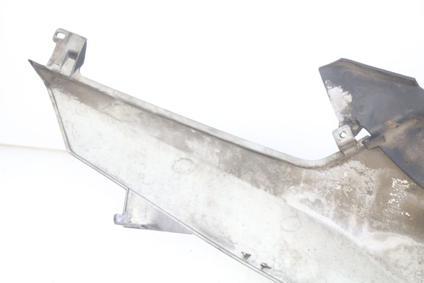 photo de LEFT REAR SIDE PANEL GILERA NEXUS 125 (2007 - 2009) - Zoom on usage condition