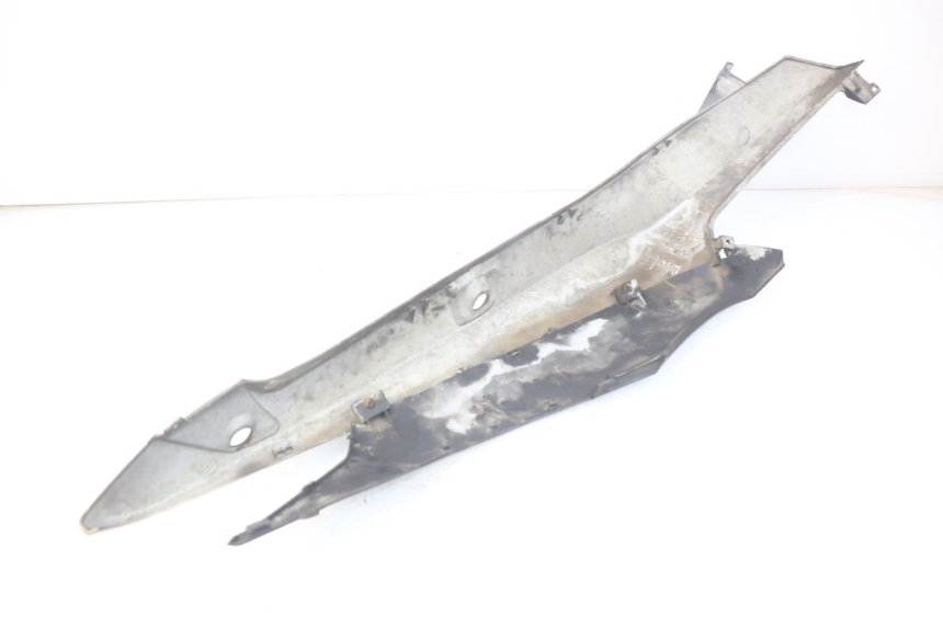 photo de LEFT REAR SIDE PANEL GILERA NEXUS 125 (2007 - 2009) - Fixing points details