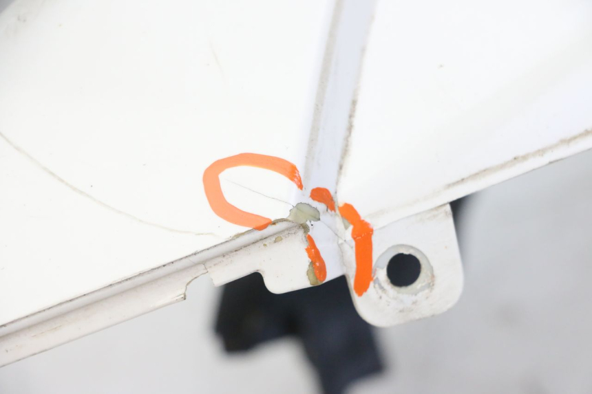 photo de LEFT REAR SIDE PANEL GILERA NEXUS 125 (2009 - 2013) - Distinctive features