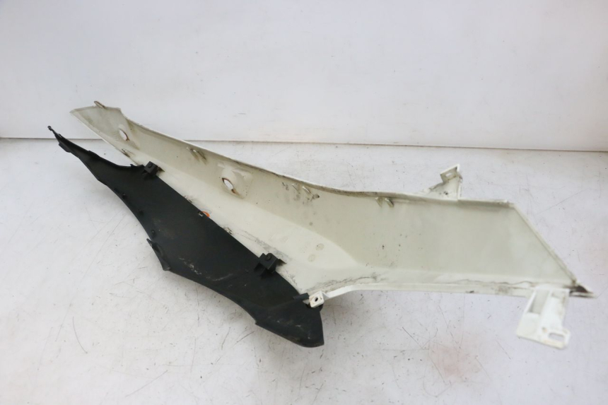 photo de LEFT REAR SIDE PANEL GILERA NEXUS 125 (2009 - 2013) - Surface and material condition