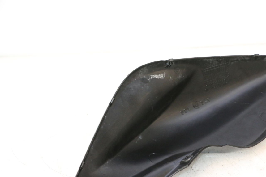 photo de REAR LEFT PANEL MBK NITRO 50 (2004 - 2008) - Zoom on usage condition