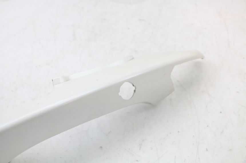 photo de REAR LEFT PANEL MOTO GUZZI NORGE 8V GT 1200 (2011 - 2016) - Zoom on usage condition