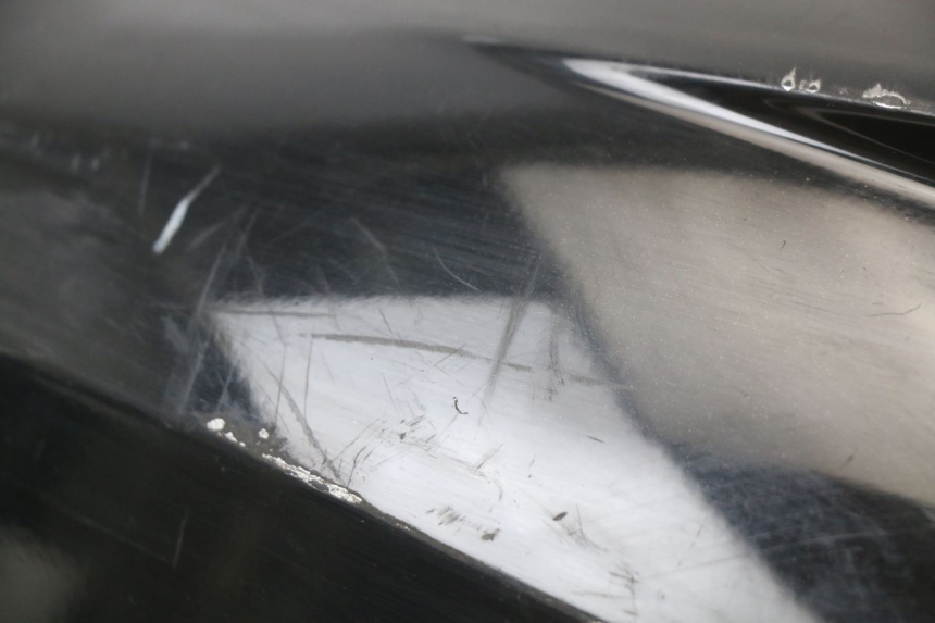 photo de REAR LEFT PANEL HONDA PCX (JF28) 125 (2009 - 2011) - Distinctive features