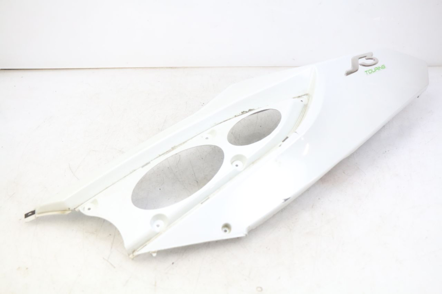 photo de LEFT REAR SIDE PANEL DAELIM S3 125 (2010 - 2017) - Distinctive features