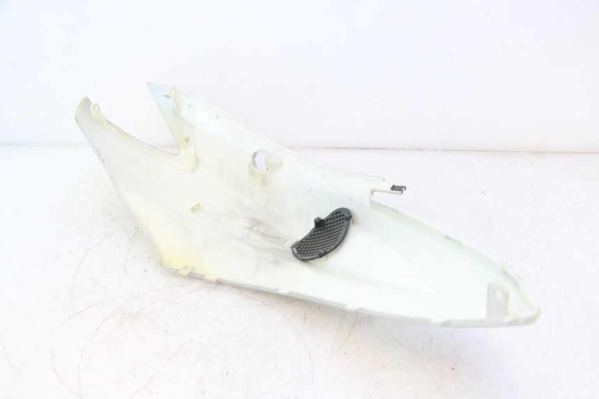 photo de REAR LEFT PANEL FYM SCOOTERONE 125 (2006 - 2008) - Zoom on usage condition