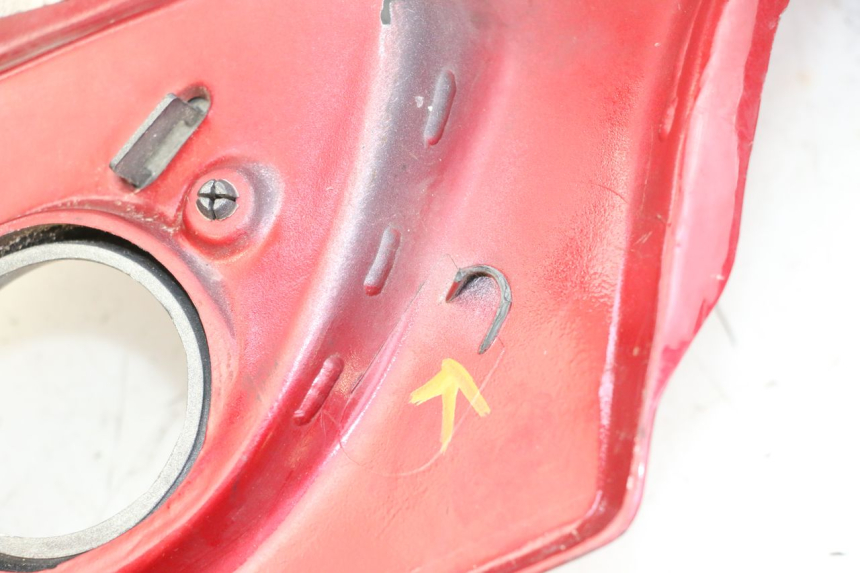 photo de REAR LEFT PANEL TRIUMPH SPRINT 900 (1995 - 1998) - Zoom on usage condition