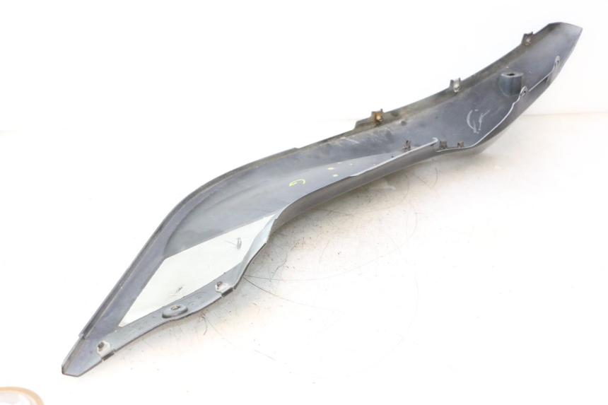 photo de REAR LEFT PANEL CAN-AM SPYDER RS 1000 (2008 - 2012) - Zoom on usage condition