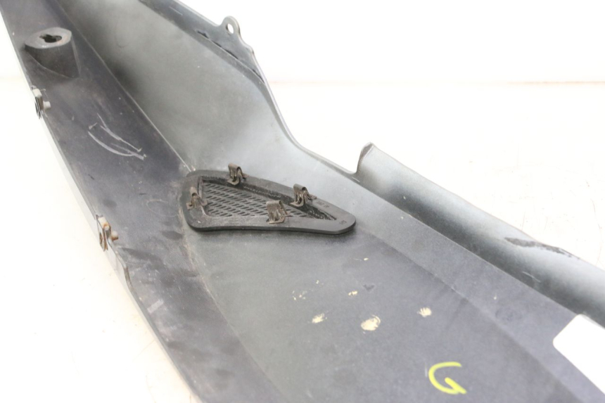 photo de REAR LEFT PANEL CAN-AM SPYDER RS 1000 (2008 - 2012) - Technical close-up