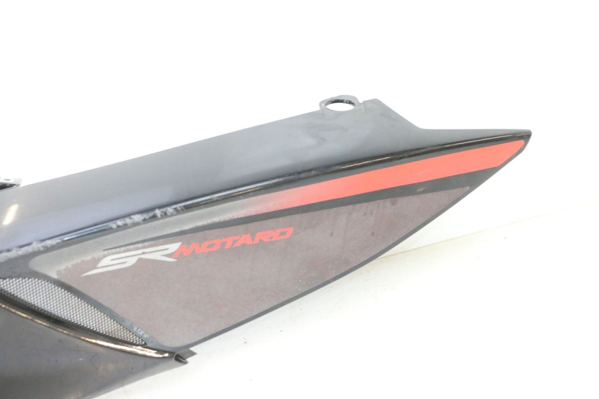 photo de REAR LEFT PANEL APRILIA SR MOTARD 50 (2012 - 2018) - Zoom on usage condition