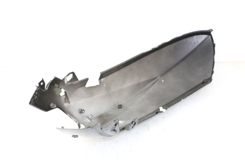 photo de REAR LEFT PANEL PEUGEOT STREETZONE I NAKED 2T 50 (2018 - 2020) - Fixing points details