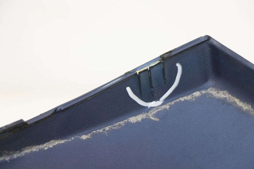 photo de REAR LEFT PANEL PEUGEOT SUM UP 125 (2008 - 2013) - Fixing points details