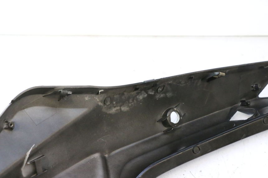 photo de REAR LEFT PANEL KYMCO SUPER 8 2T 50 (2007 - 2013) - Distinctive features
